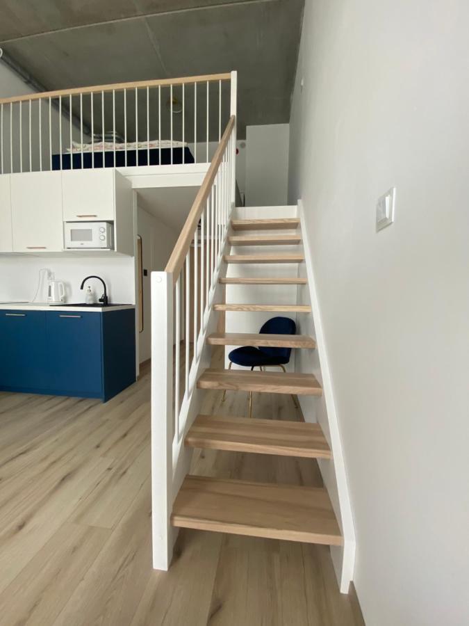 Apartament Wroclaw-Lotnisko エクステリア 写真